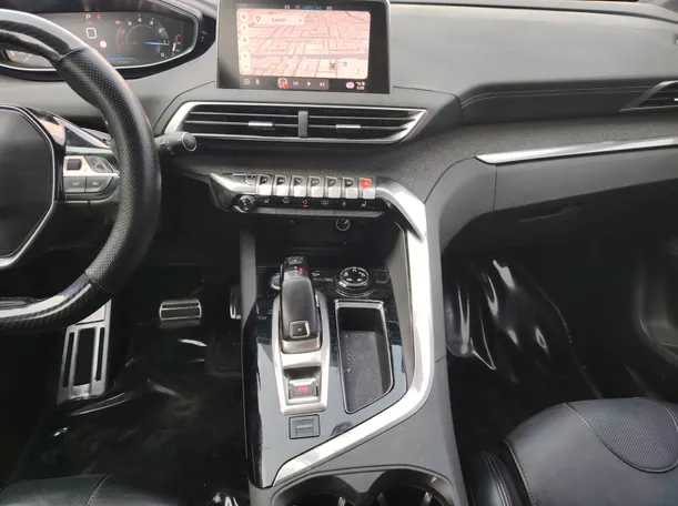 Car image 17