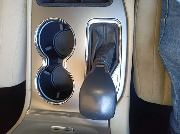 Car image 20