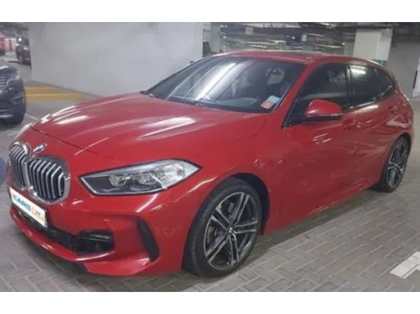 2021 بي ام دبليو 120 في الإمارات