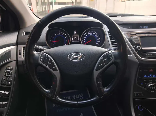 Car image 17
