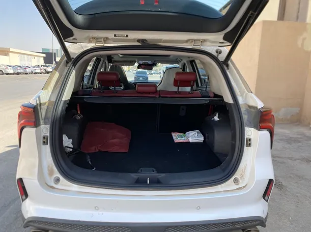 Car image 21