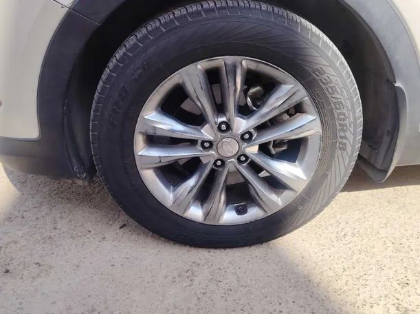 Car image 10