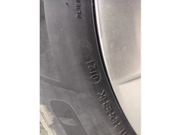 Car image 29