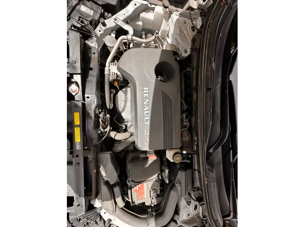 Car image 25