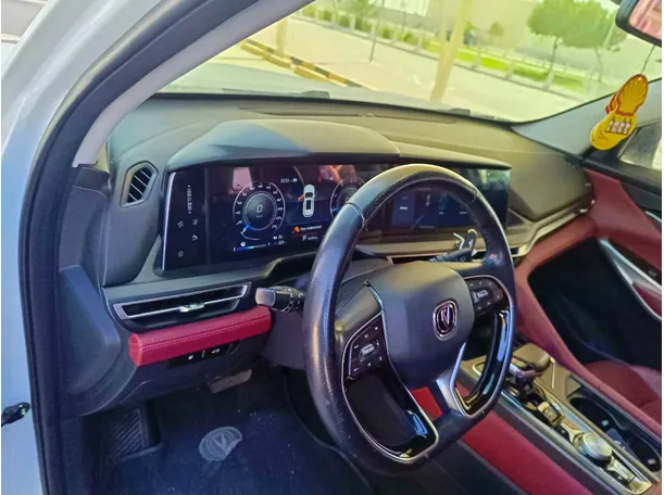 Car image 14