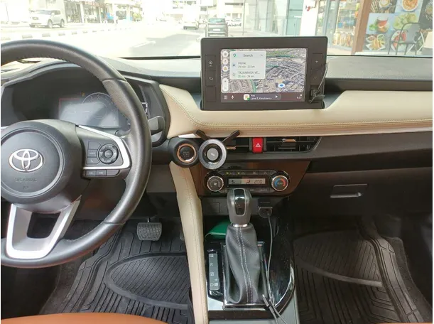 Car image 15