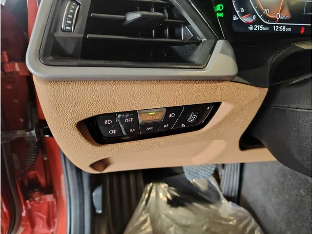 Car image 33