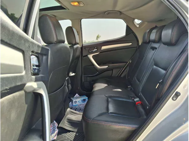 Car image 13