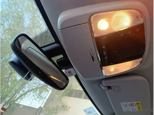 Car image 33