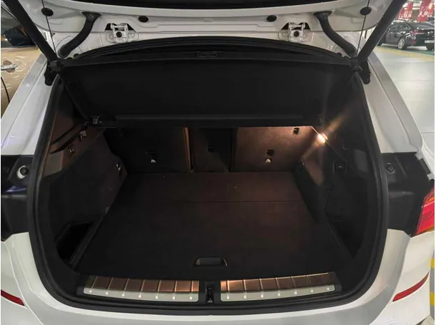 Car image 23
