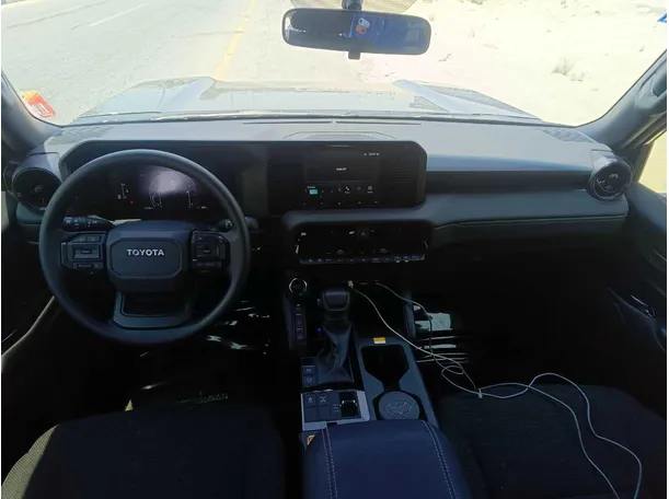 Car image 19