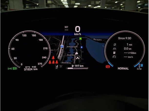 Car image 19