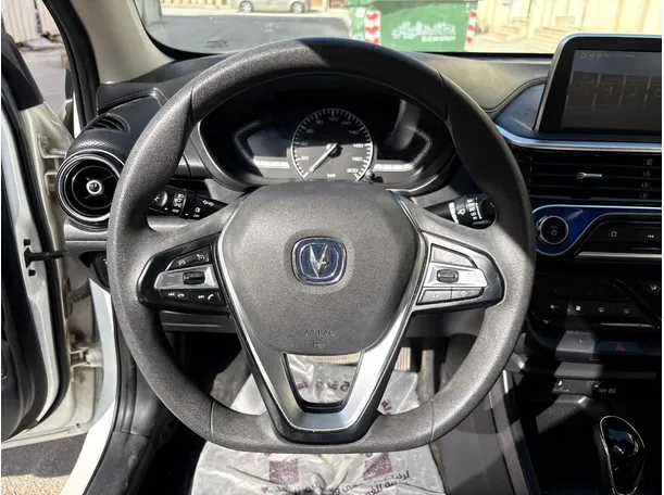 Car image 22