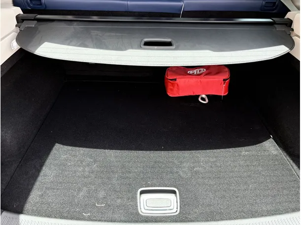 Car image 28
