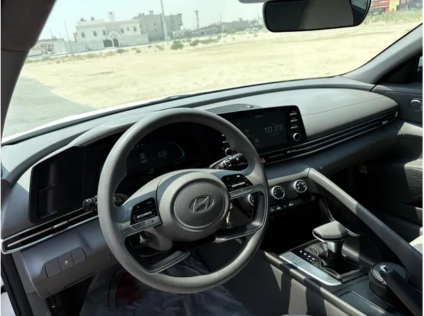 Car image 12