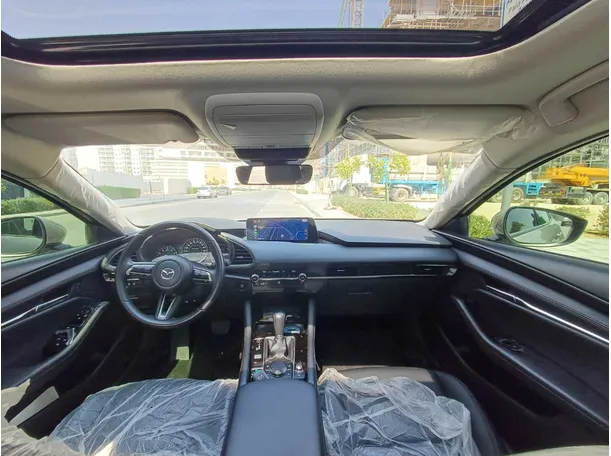 Car image 17