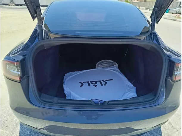 Car image 25