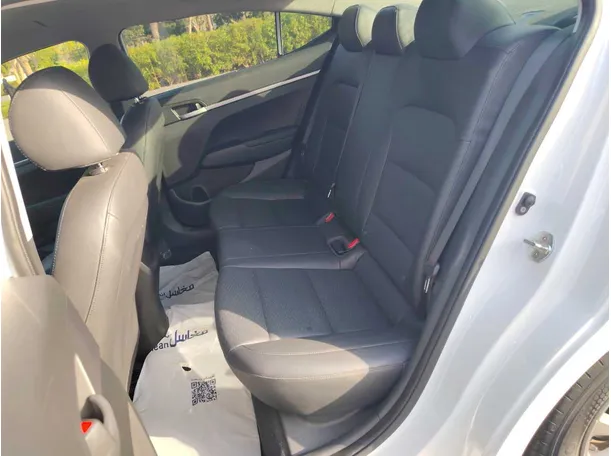 Car image 15