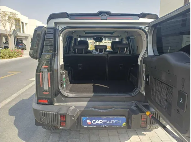 Car image 20