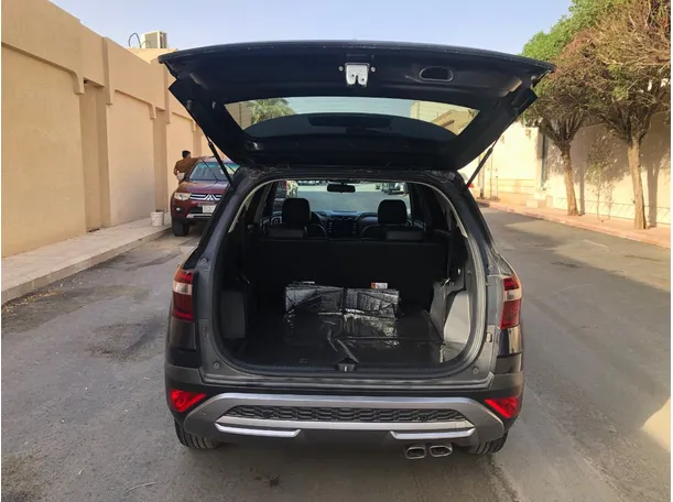 Car image 19
