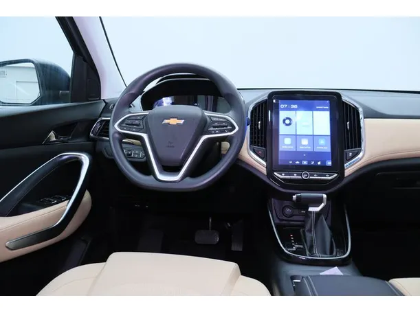Car image 15