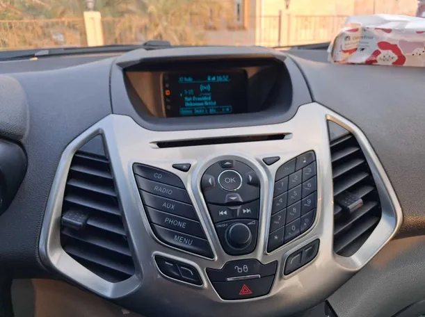 Car image 14
