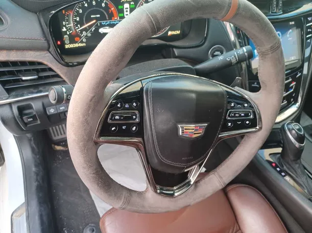 Car image 19