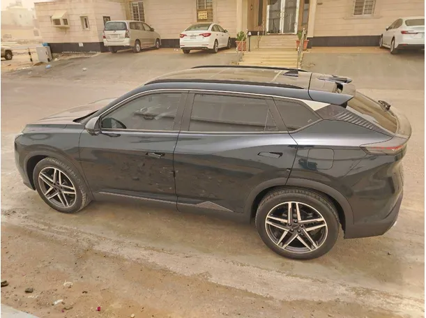 Car image 8