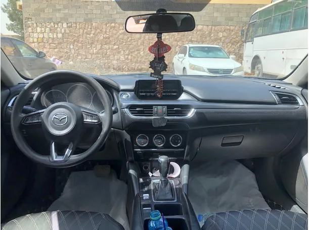 Car image 16