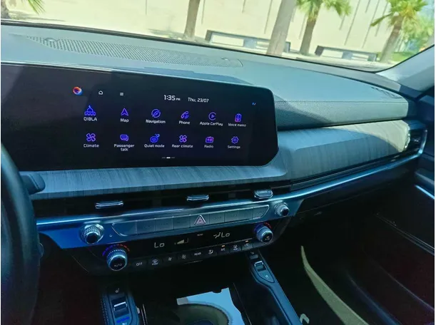 Car image 24