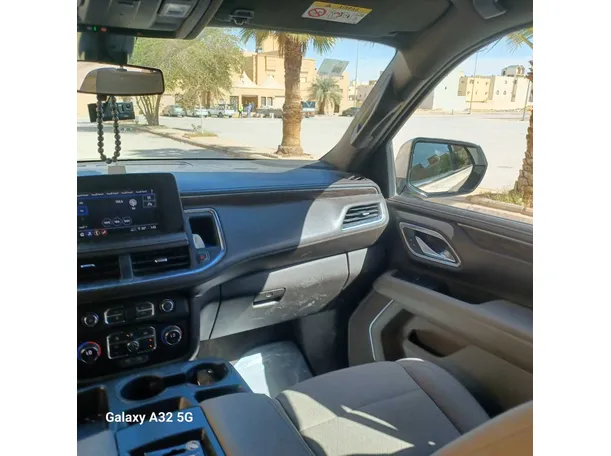 Car image 24
