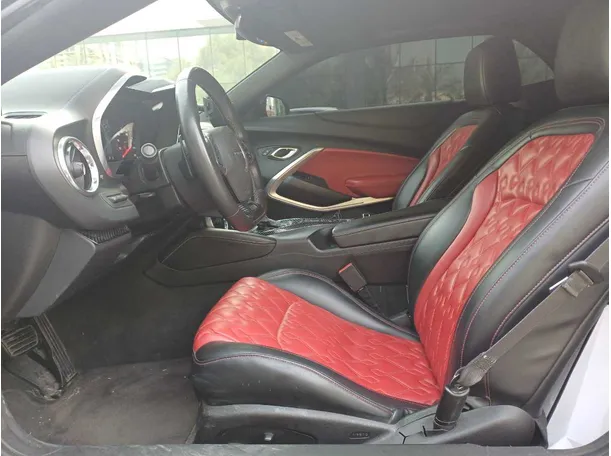 Car image 12
