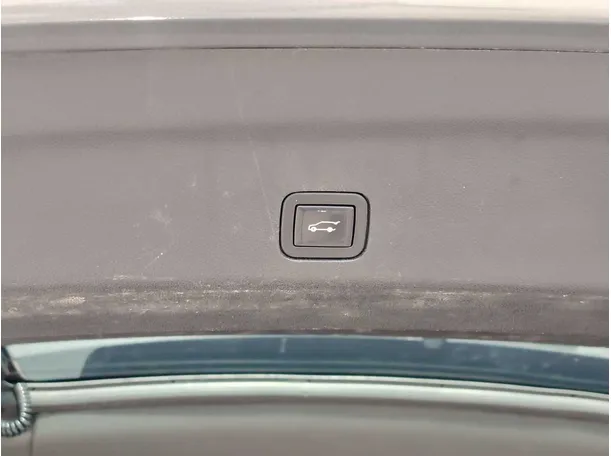 Car image 40