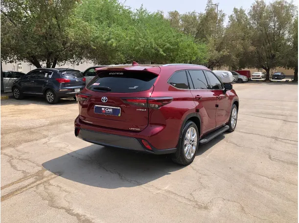 Car image 5