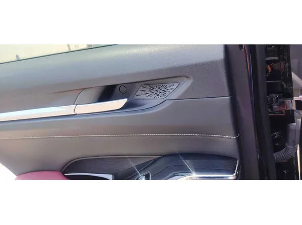 Car image 28