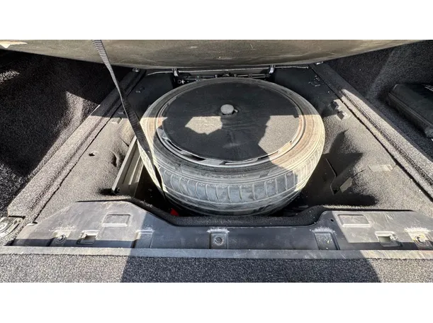 Car image 28