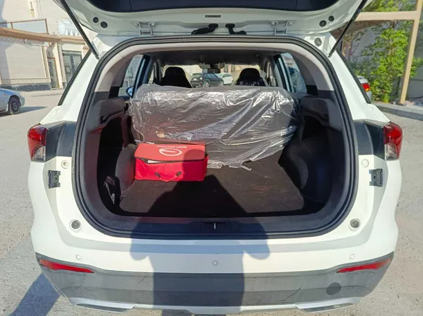 Car image 29