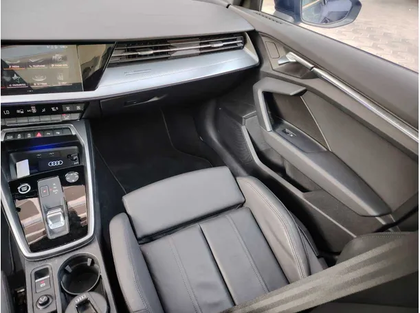 Car image 33