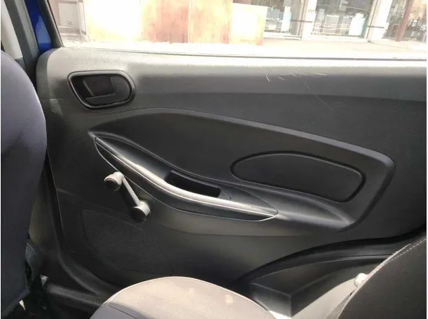 Car image 35