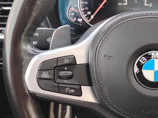 Car image 28
