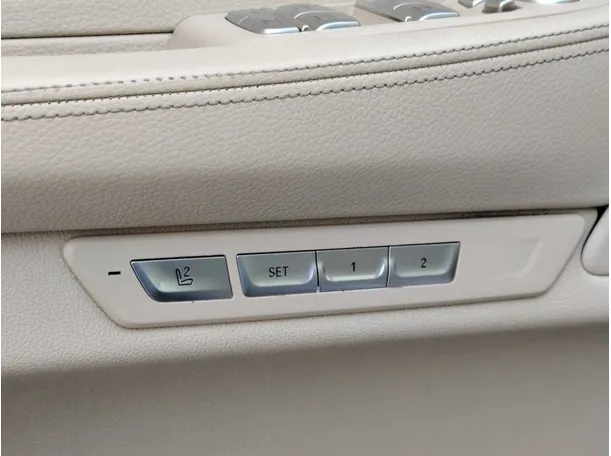 Car image 46