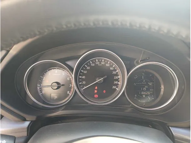 Car image 18