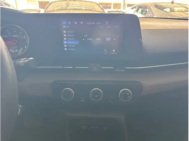 Car image 12
