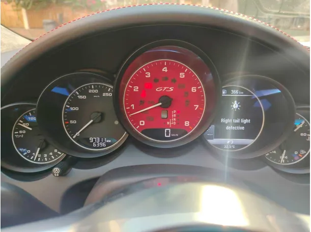Car image 26