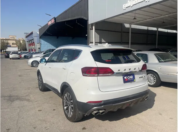 Car image 7
