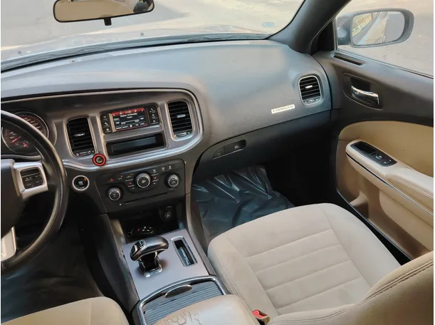 Car image 19