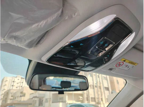 Car image 36