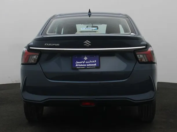 Car image 12