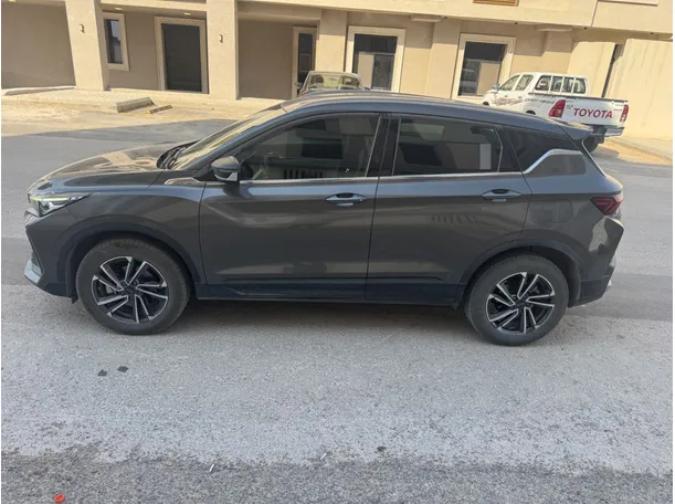 Car image 8