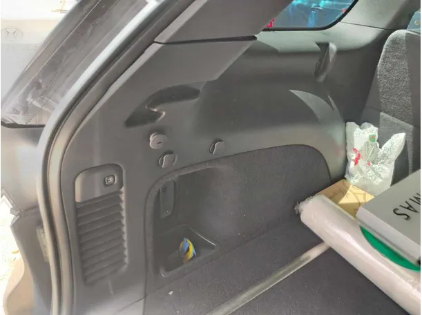 Car image 33